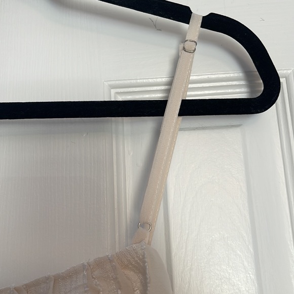 L Entro Ruffle Layered Tank - Picture 8 of 8